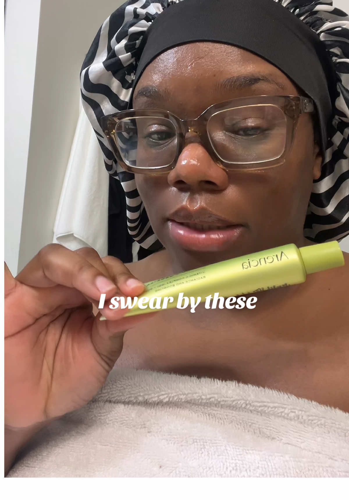 @shellybombshell