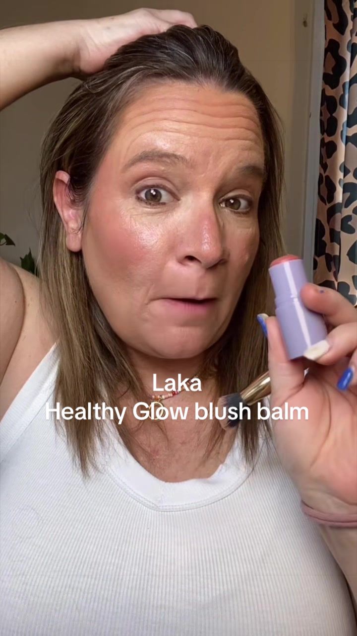 @Nikki&bull;40+ Fashion & Finds