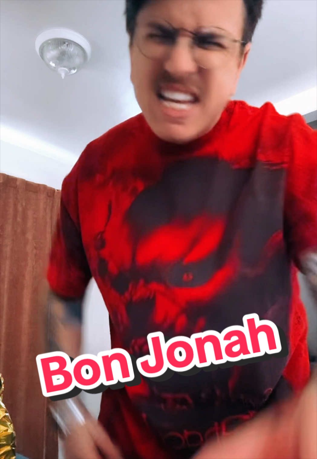 @Ryan 🦇🖤