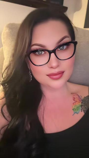 @CurvyCutie2018