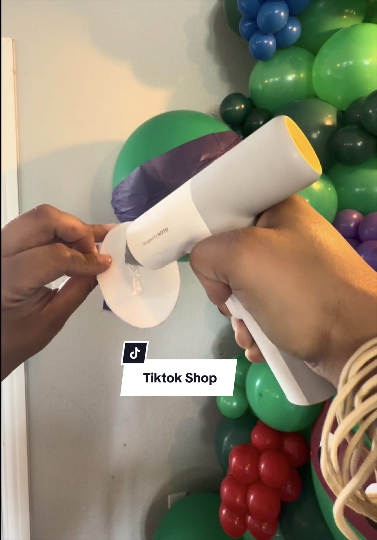 @HowdyHaleys | Balloon Decor