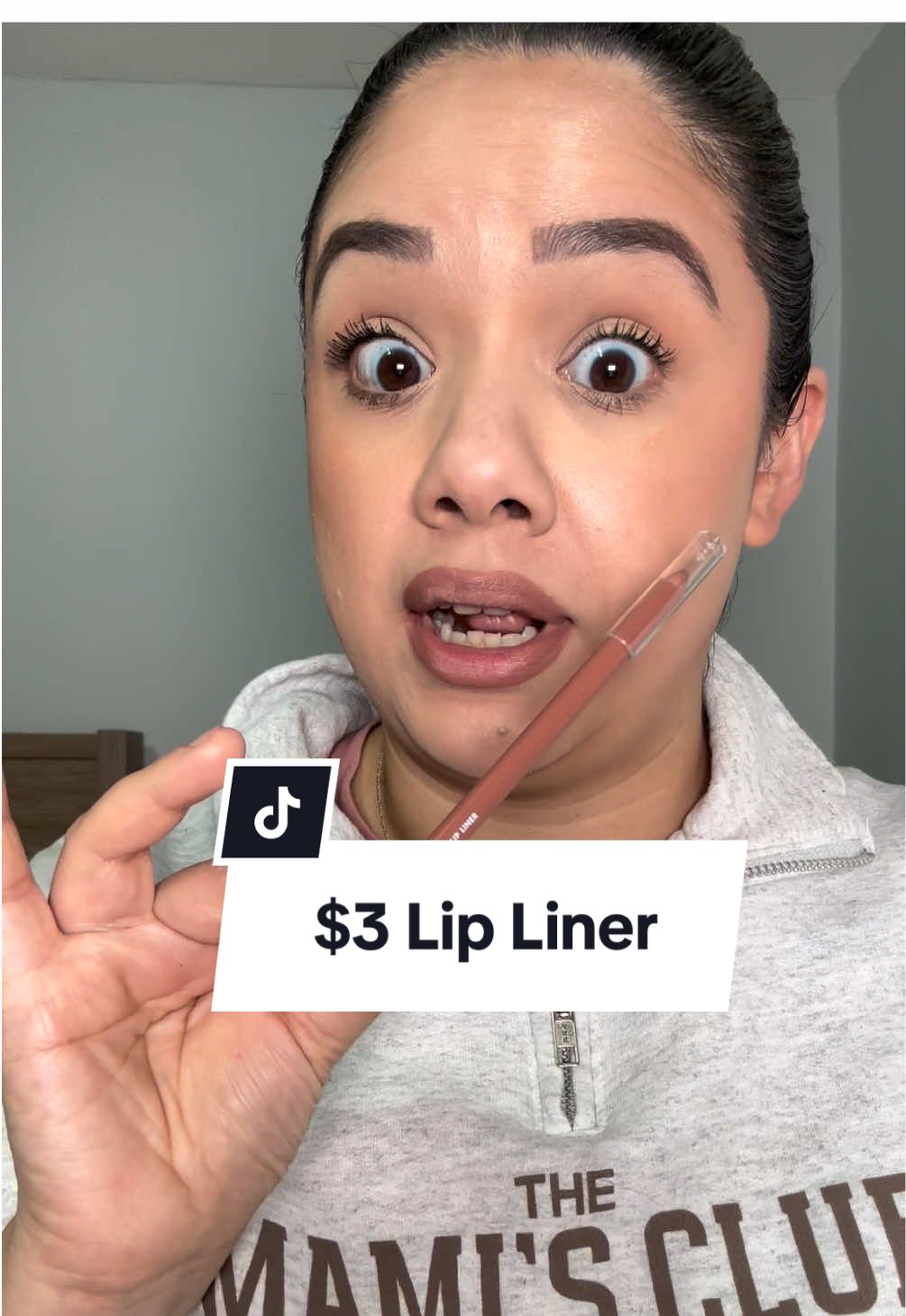 @Xochitl | Latina Creator