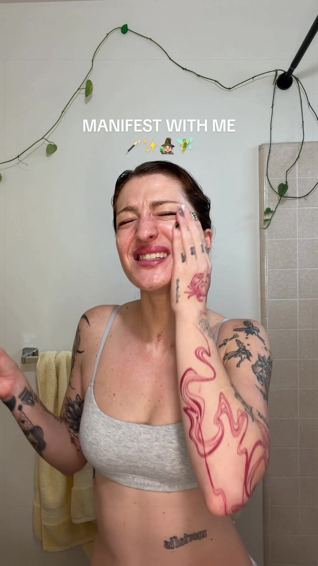 @MELANIE MORADI ★