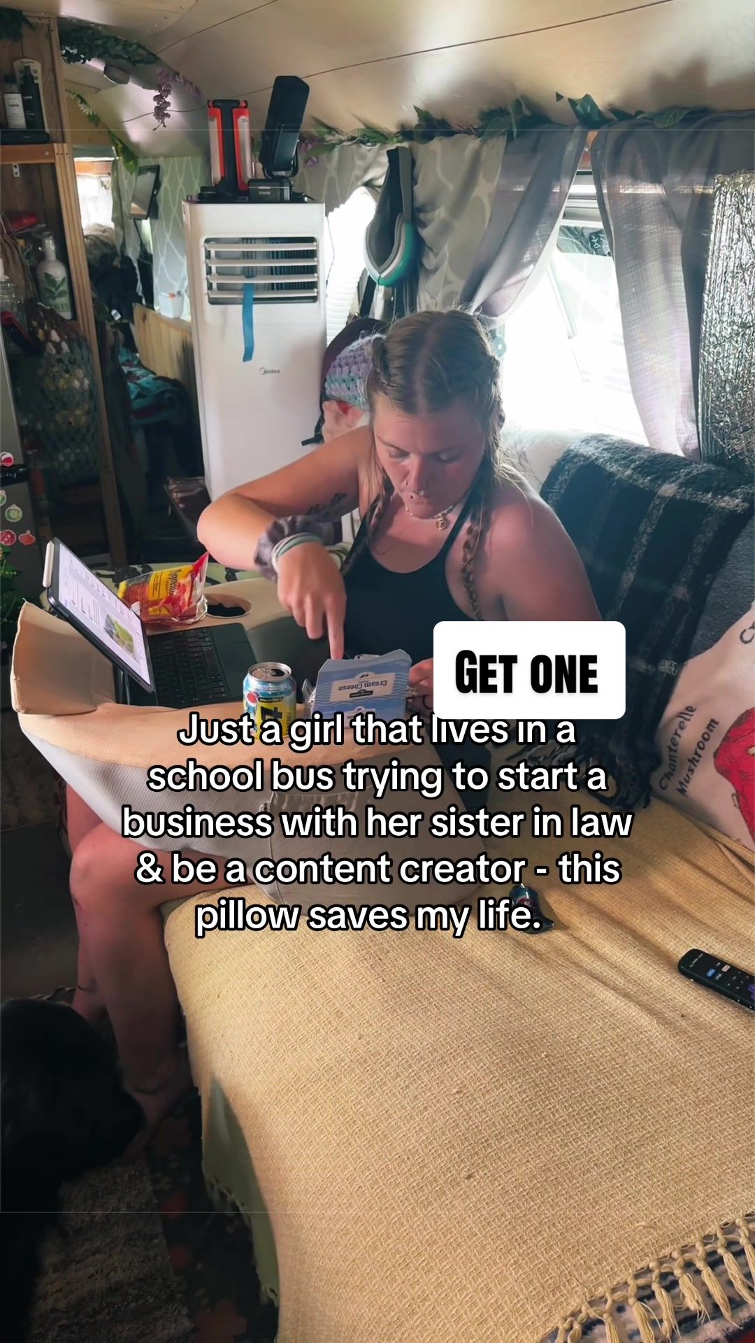 @Taylor Rayne |🚌|Digital Nomad