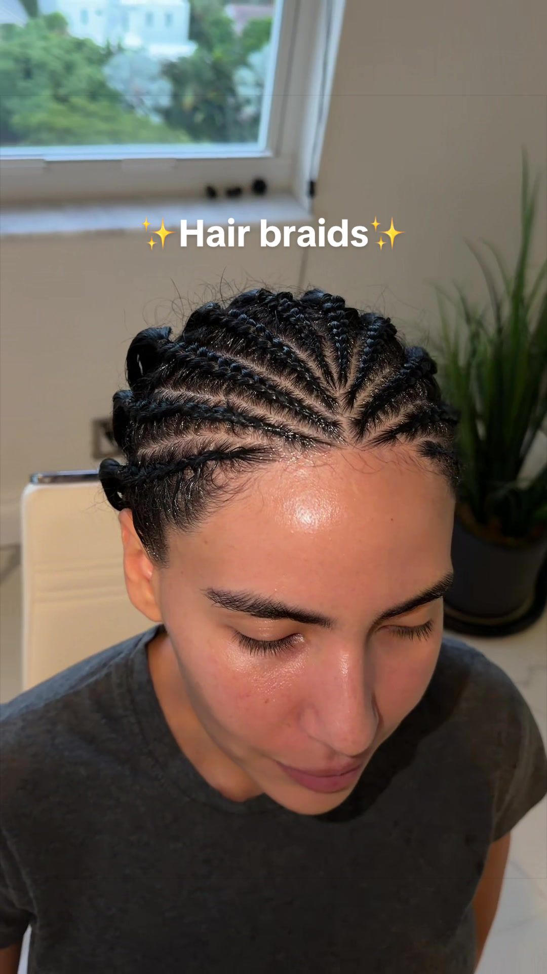 @halliecampanaro