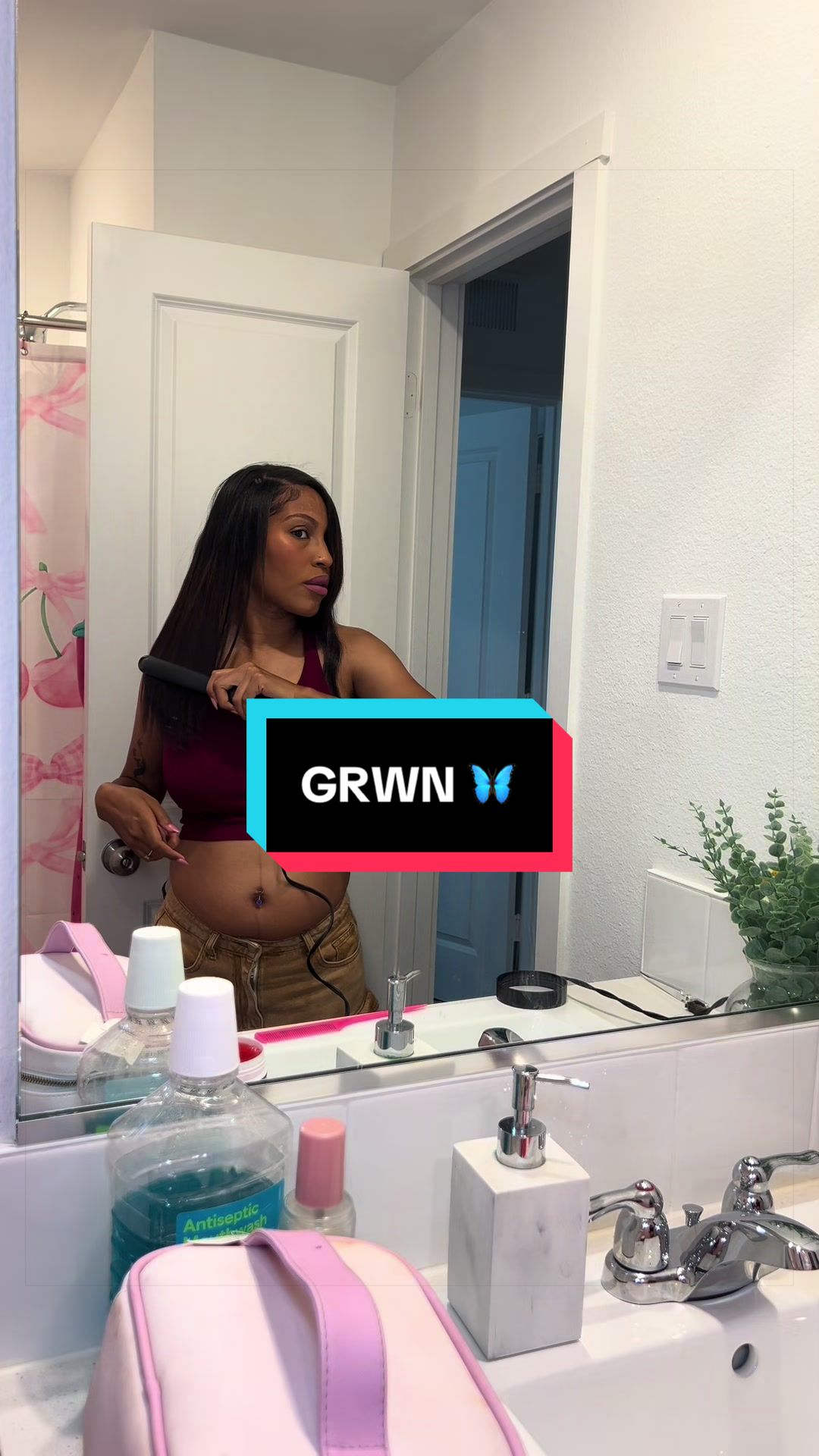 @Brittani Nicole 🦋 Wife. Mom.