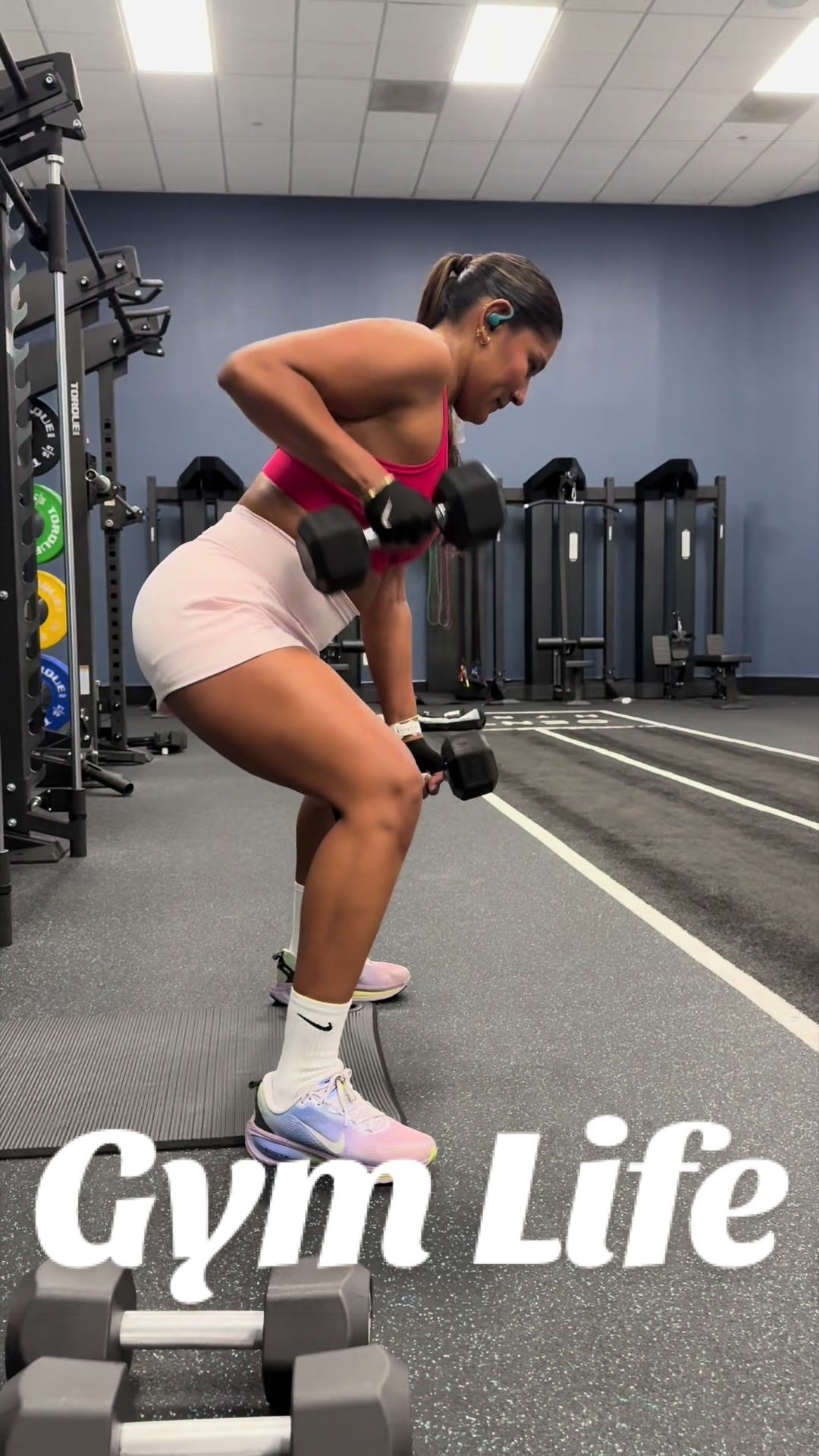 @Iambeegee