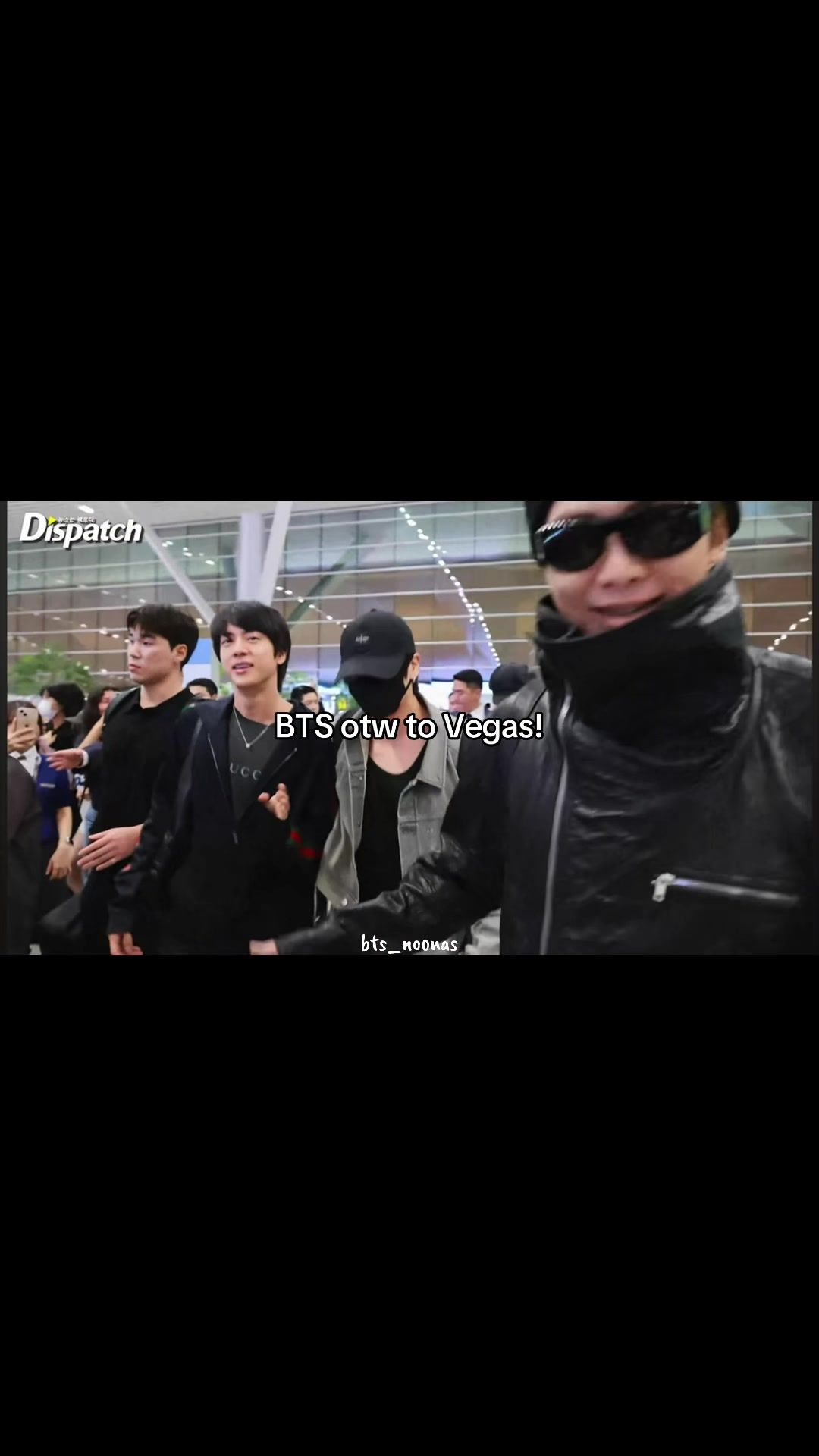 @Jung Kook high fived me ๐ฅนโท
