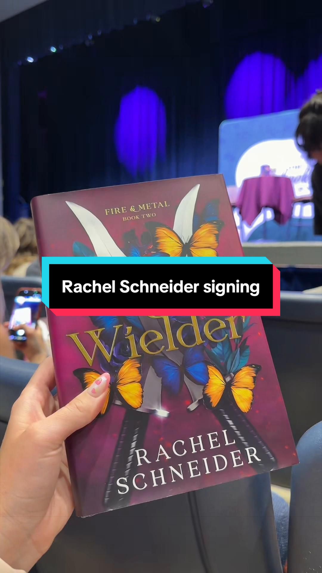 @Ashleigh | Booktok 📖🦋✨