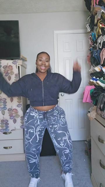 @latishabeshea