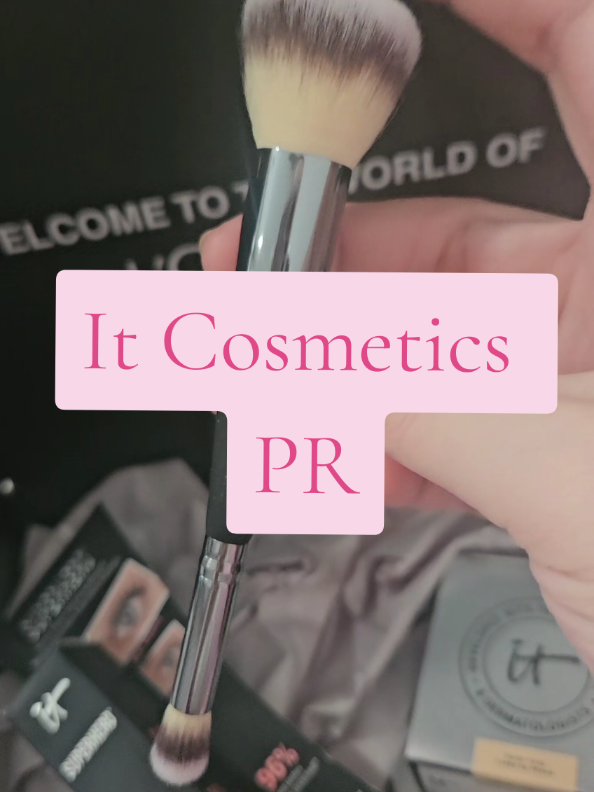 @Books & Girly Things 🎀🩷
