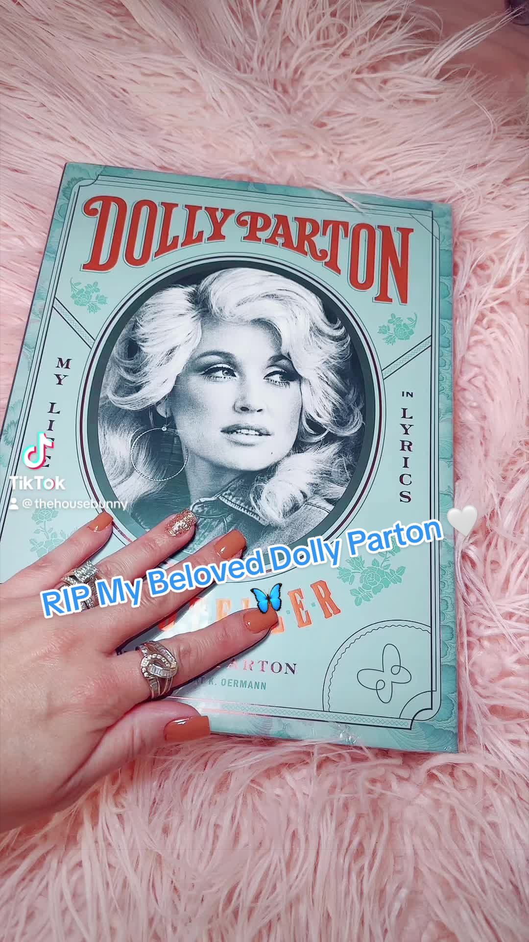 @Parisbunnyxo