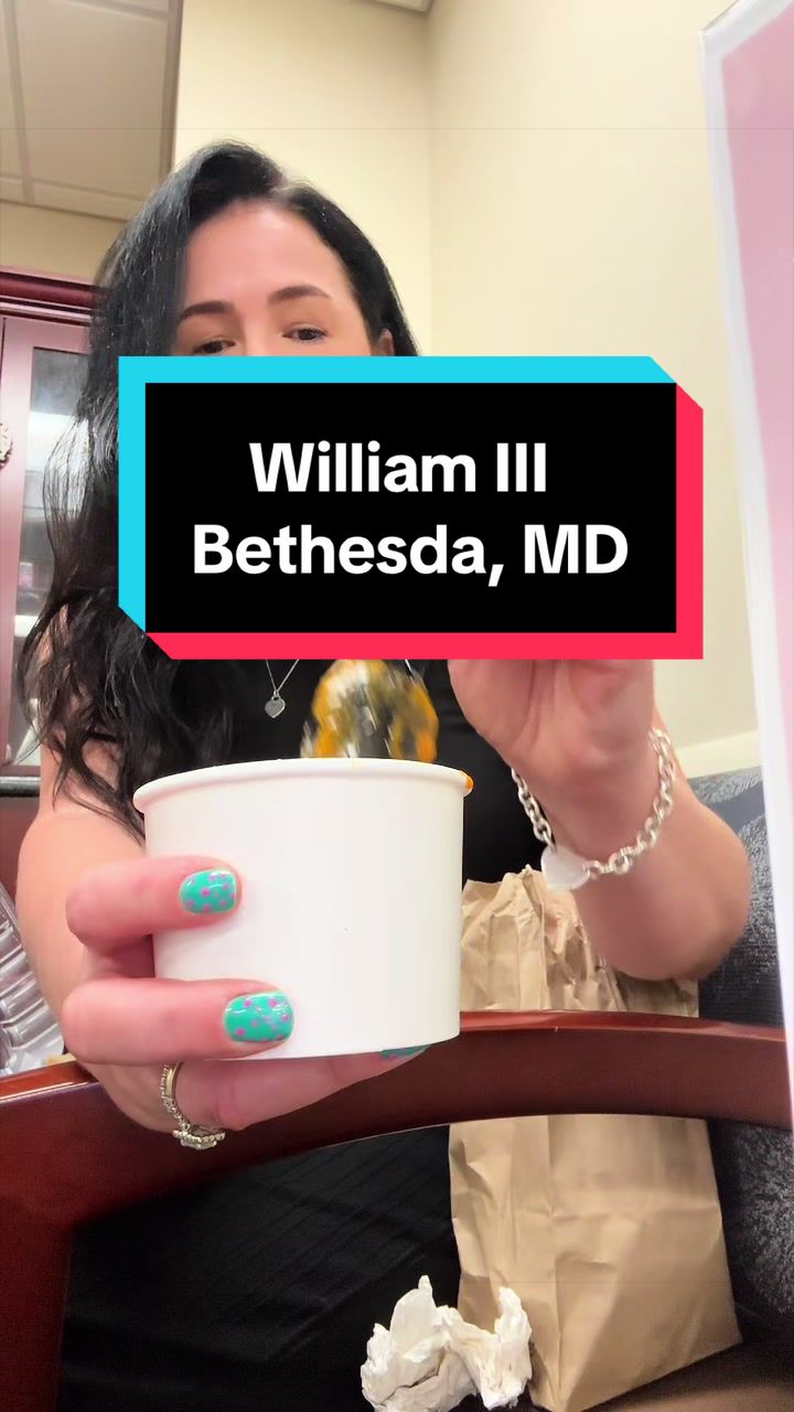 @kristenatthewaxbar