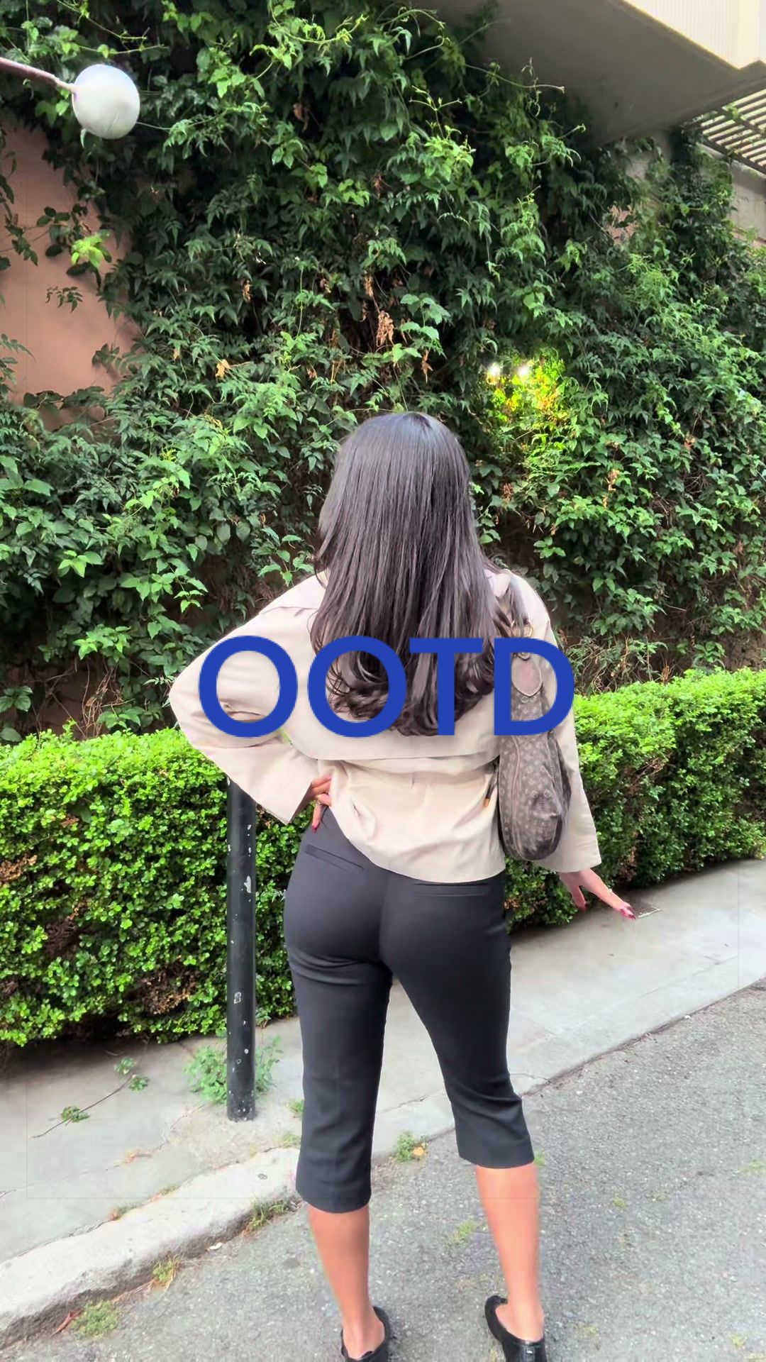 @Dee