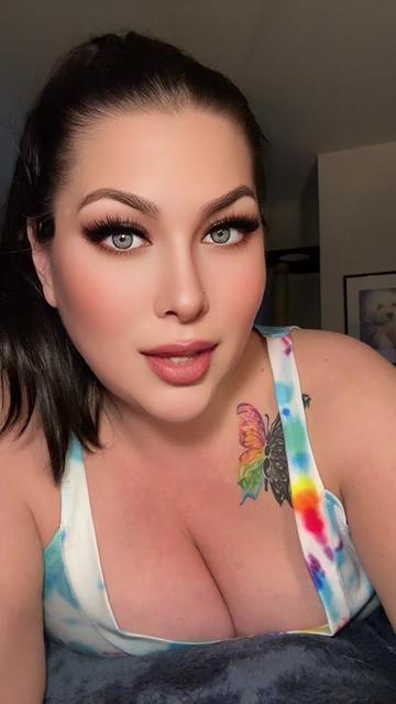 @CurvyCutie2018