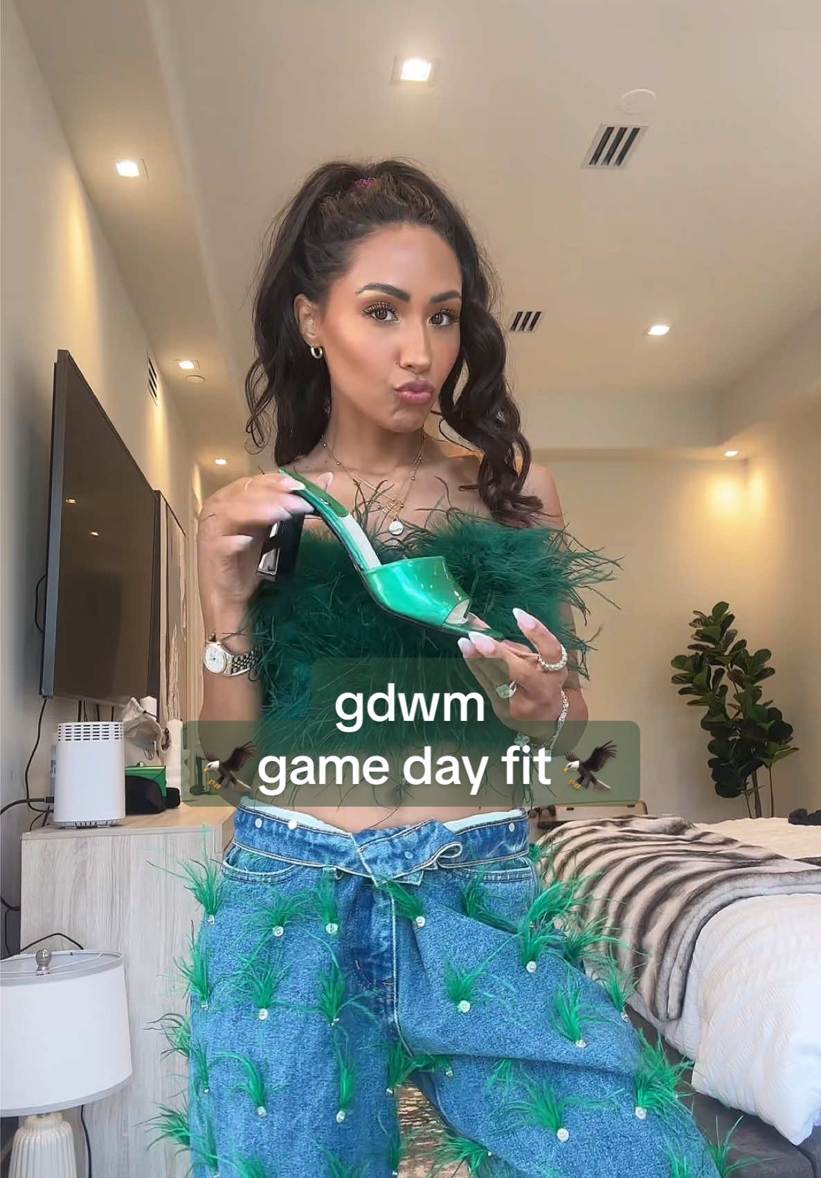 @nia