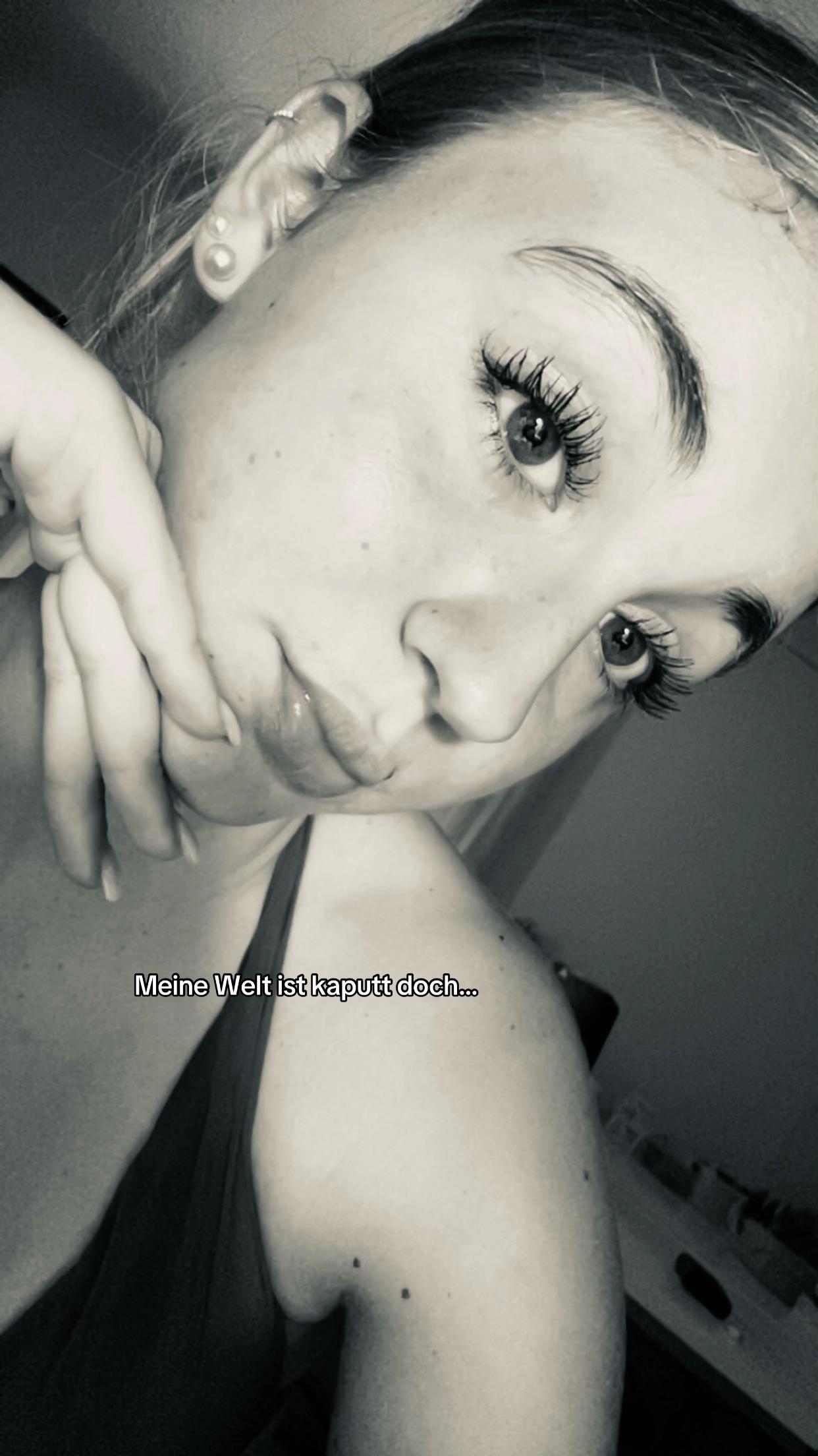 @𝓶𝓪𝓭𝓮𝓵𝓮𝓲𝓷𝓮 💫