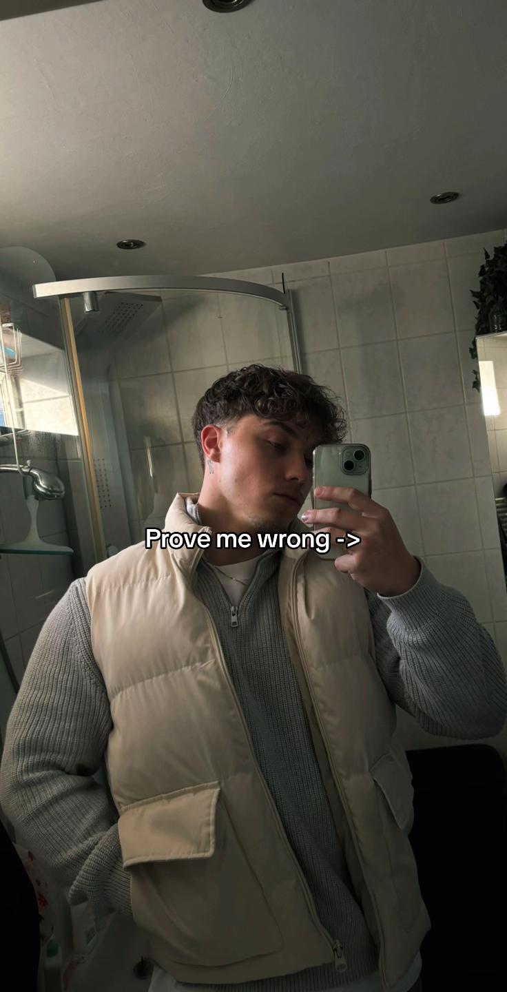 @FitByRowan