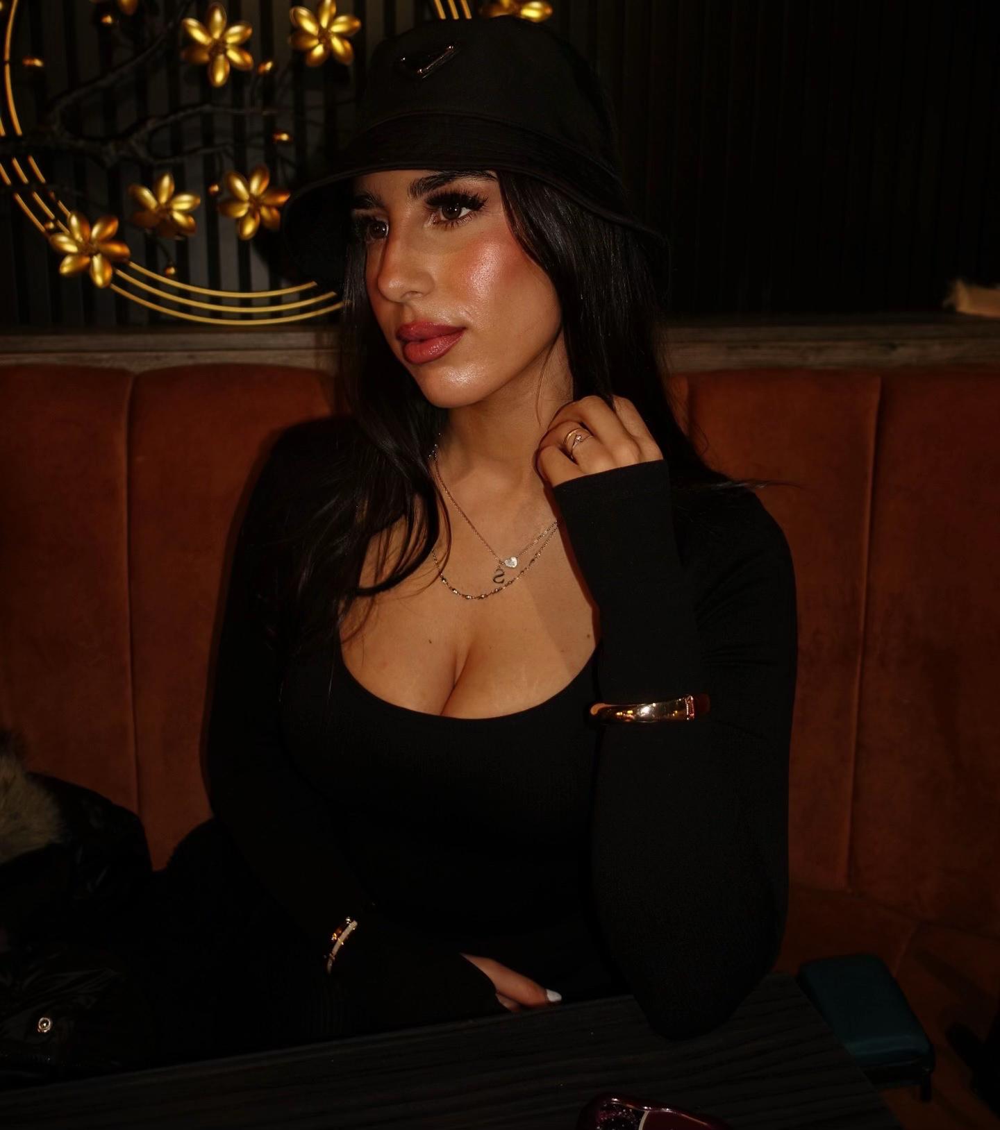@𝑅𝑜𝑠𝑎 🇮🇹