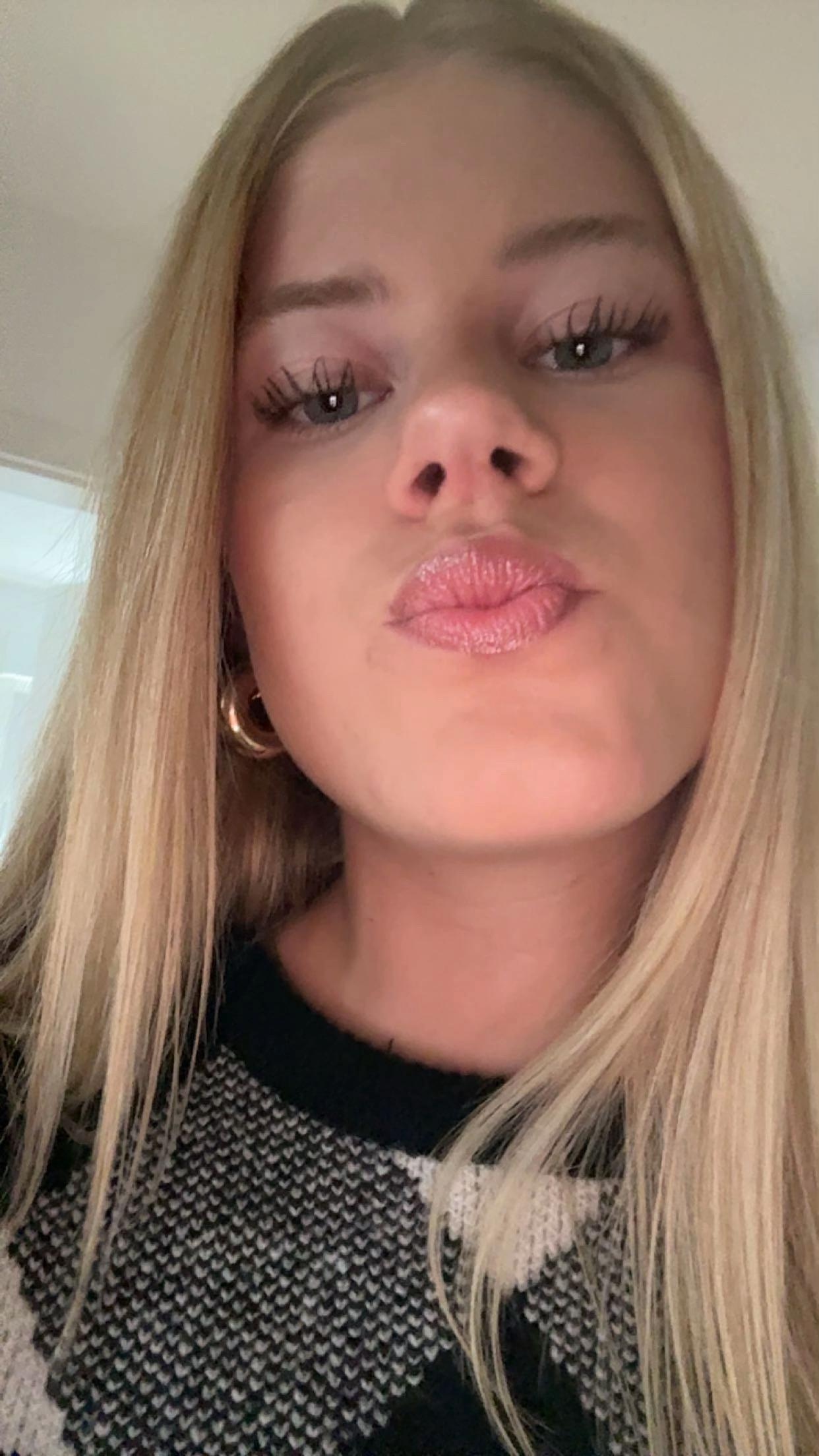 @𝐜𝐚𝐫𝐥𝐨𝐭𝐭𝐚