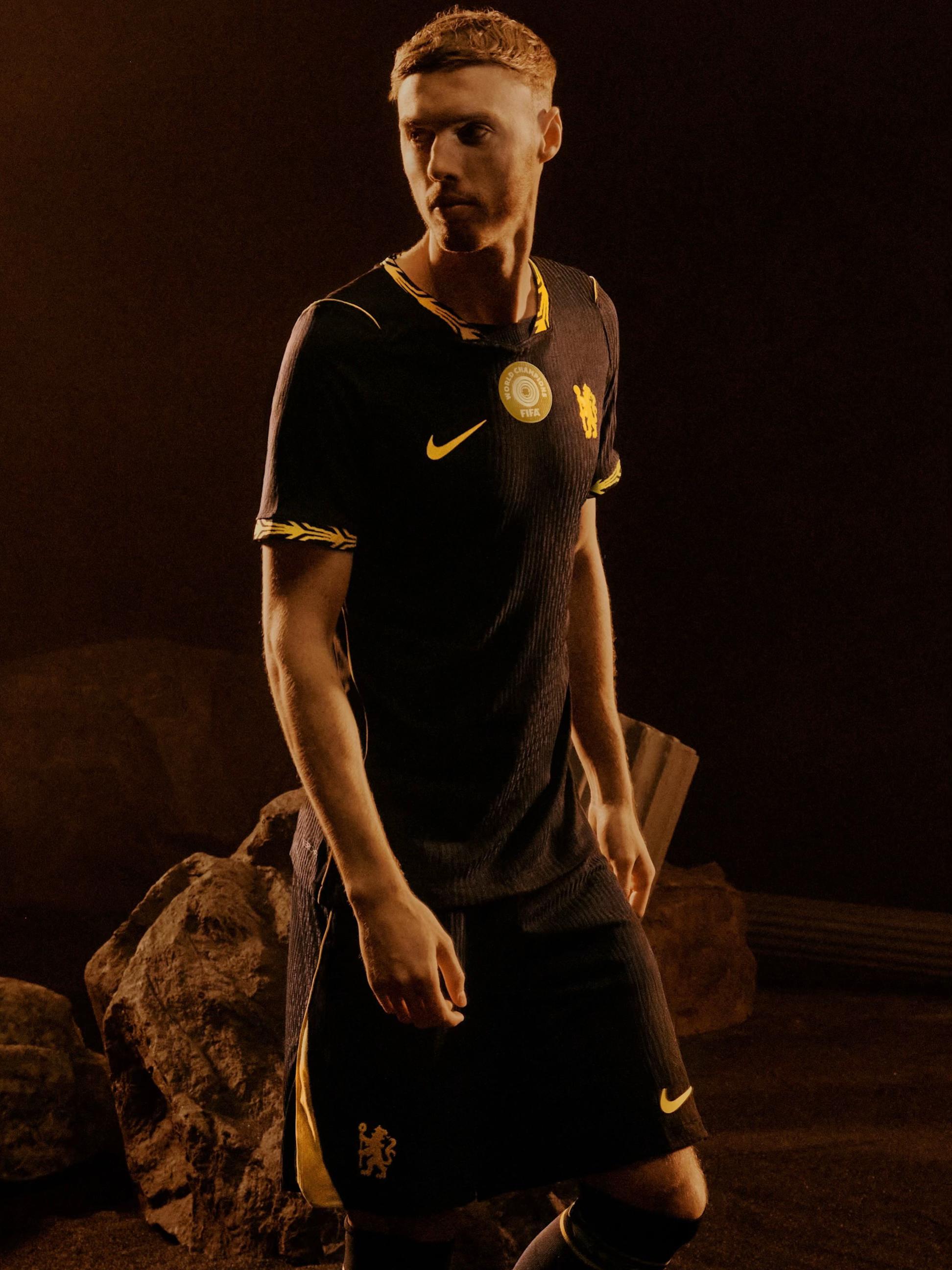 @Classic Football Shirts