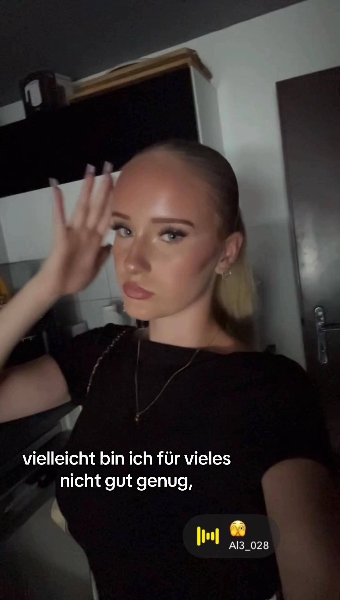 @່ &zwj;