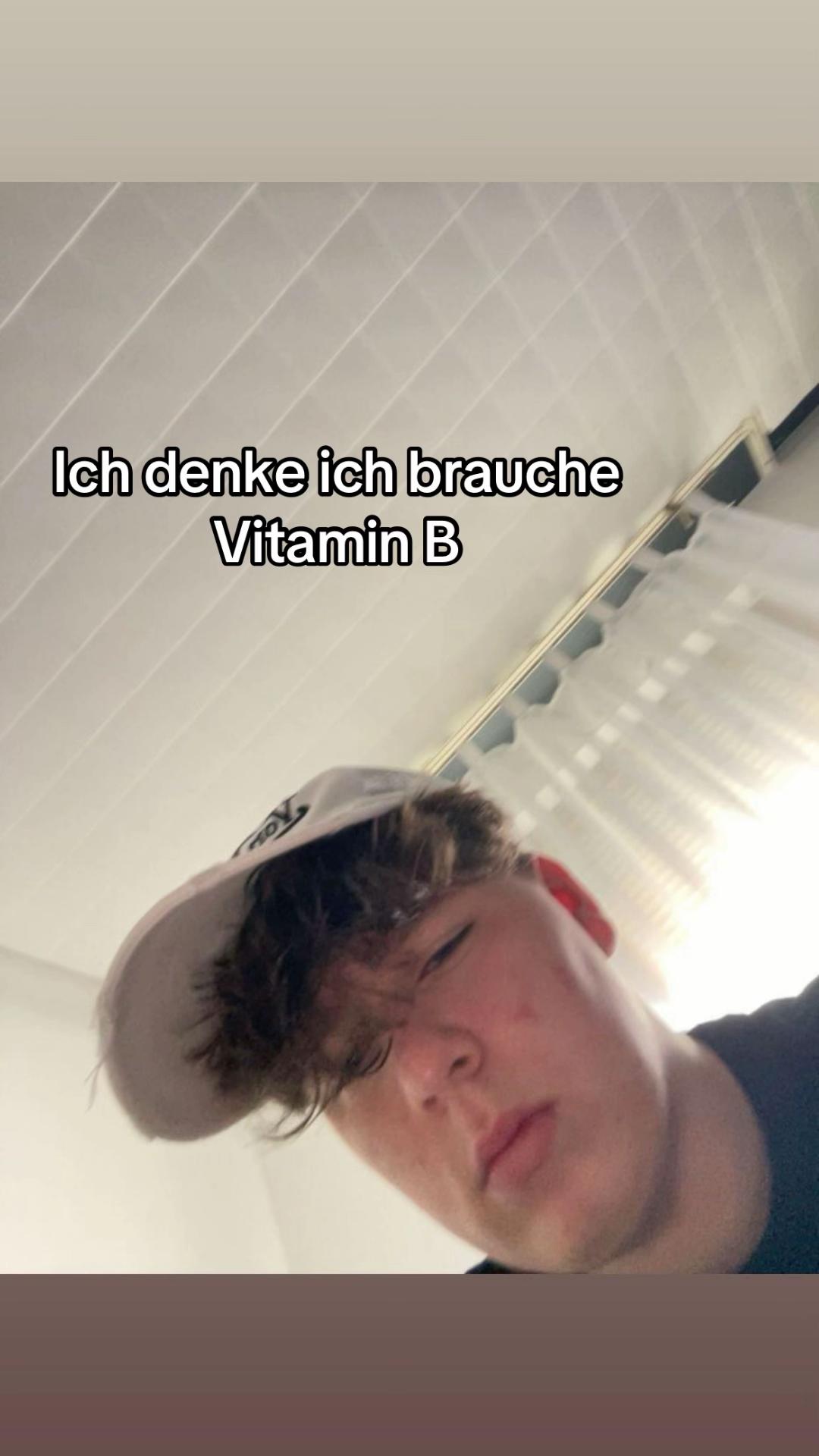 @𖣂