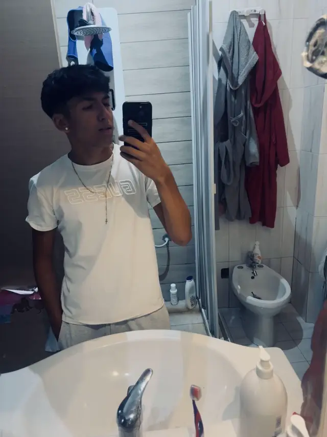 @𝖘𝖆𝖒𝖚