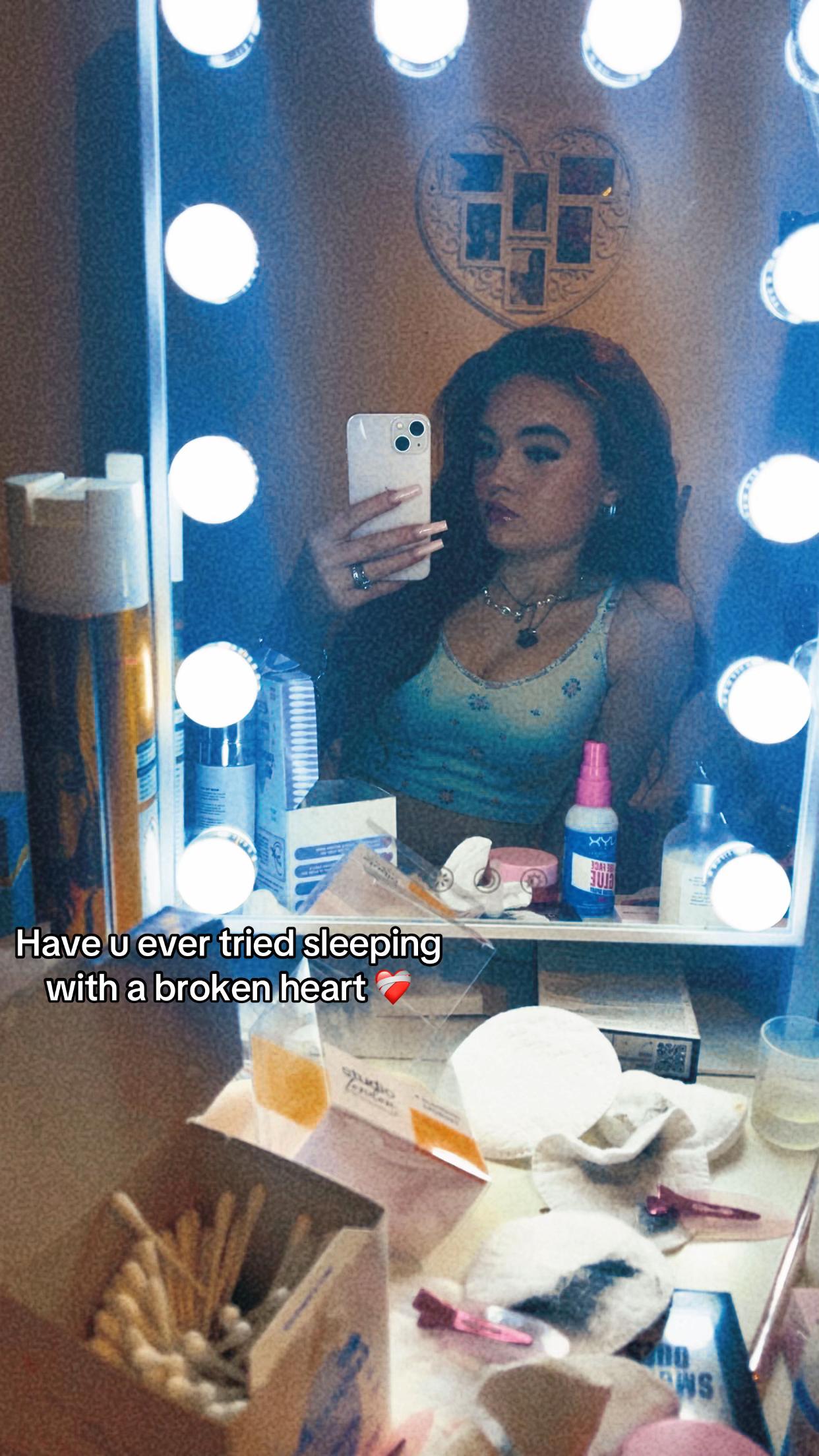 @Leighahussey1