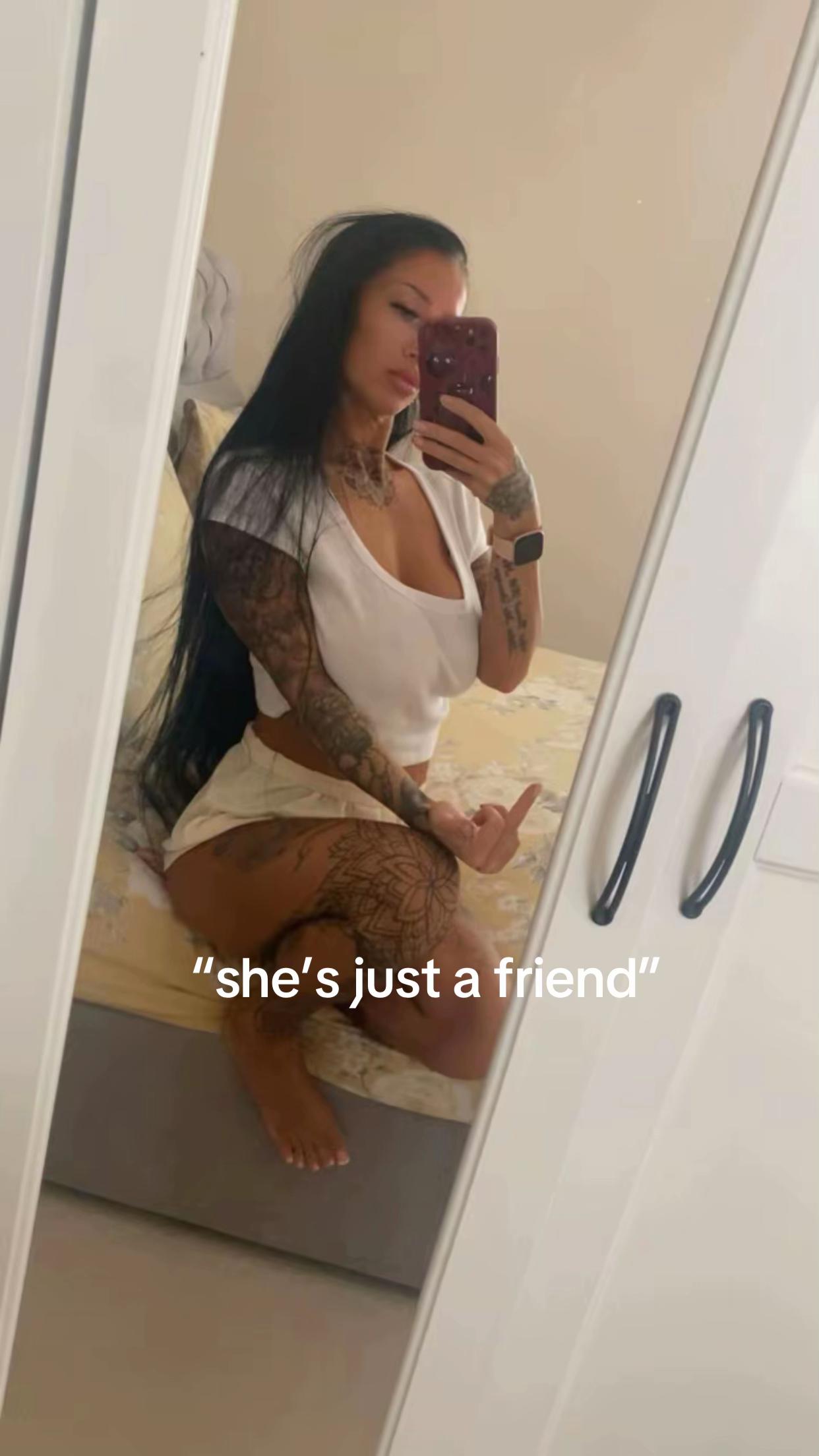 @Chloe Brown 🦋