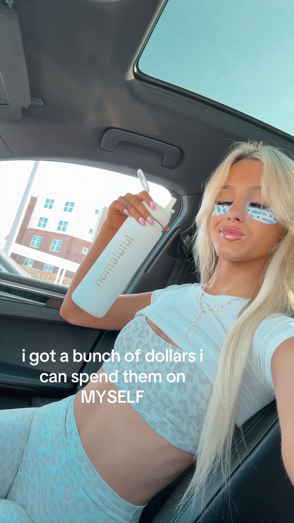 @via *✧・゚: