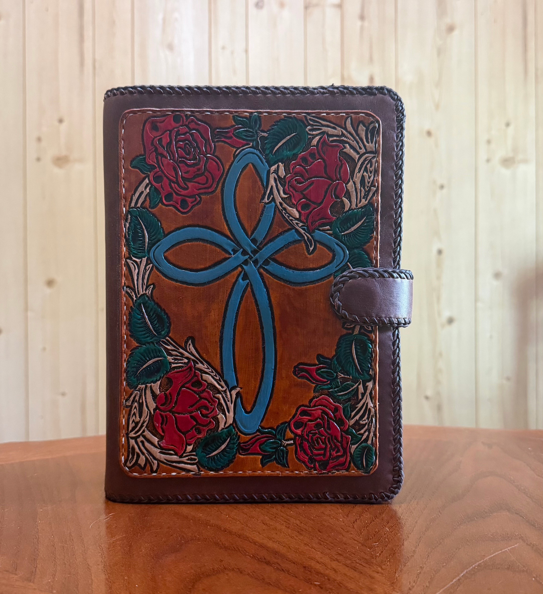 @FireLillyLeather