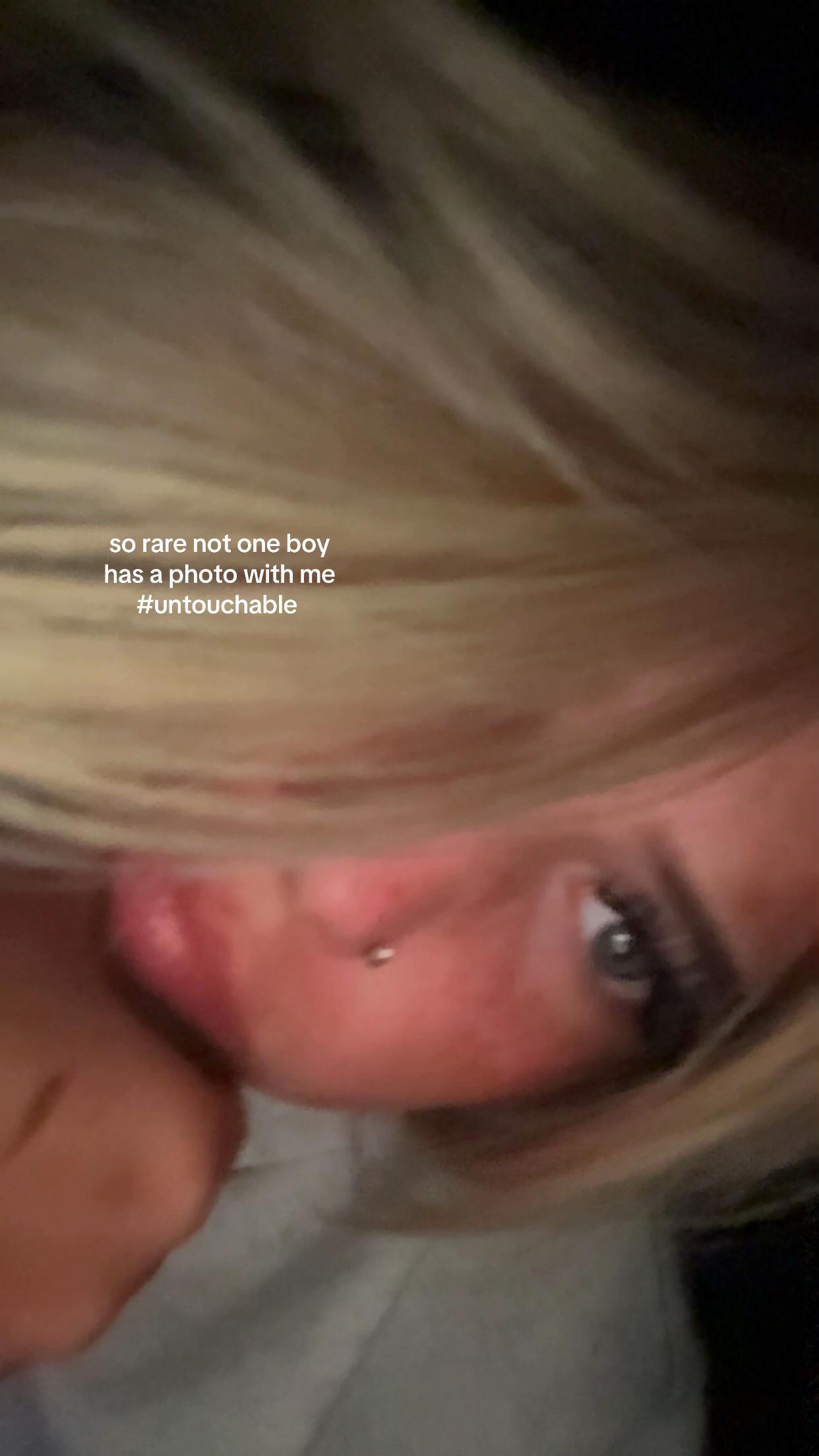 @𝐬𝐩𝐚𝐦🌴🐠🤍