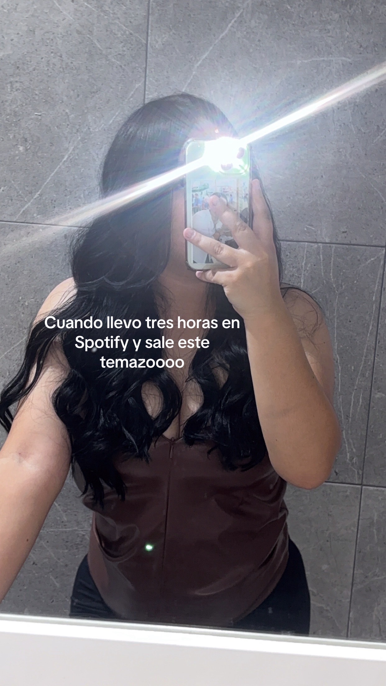 @𝒢