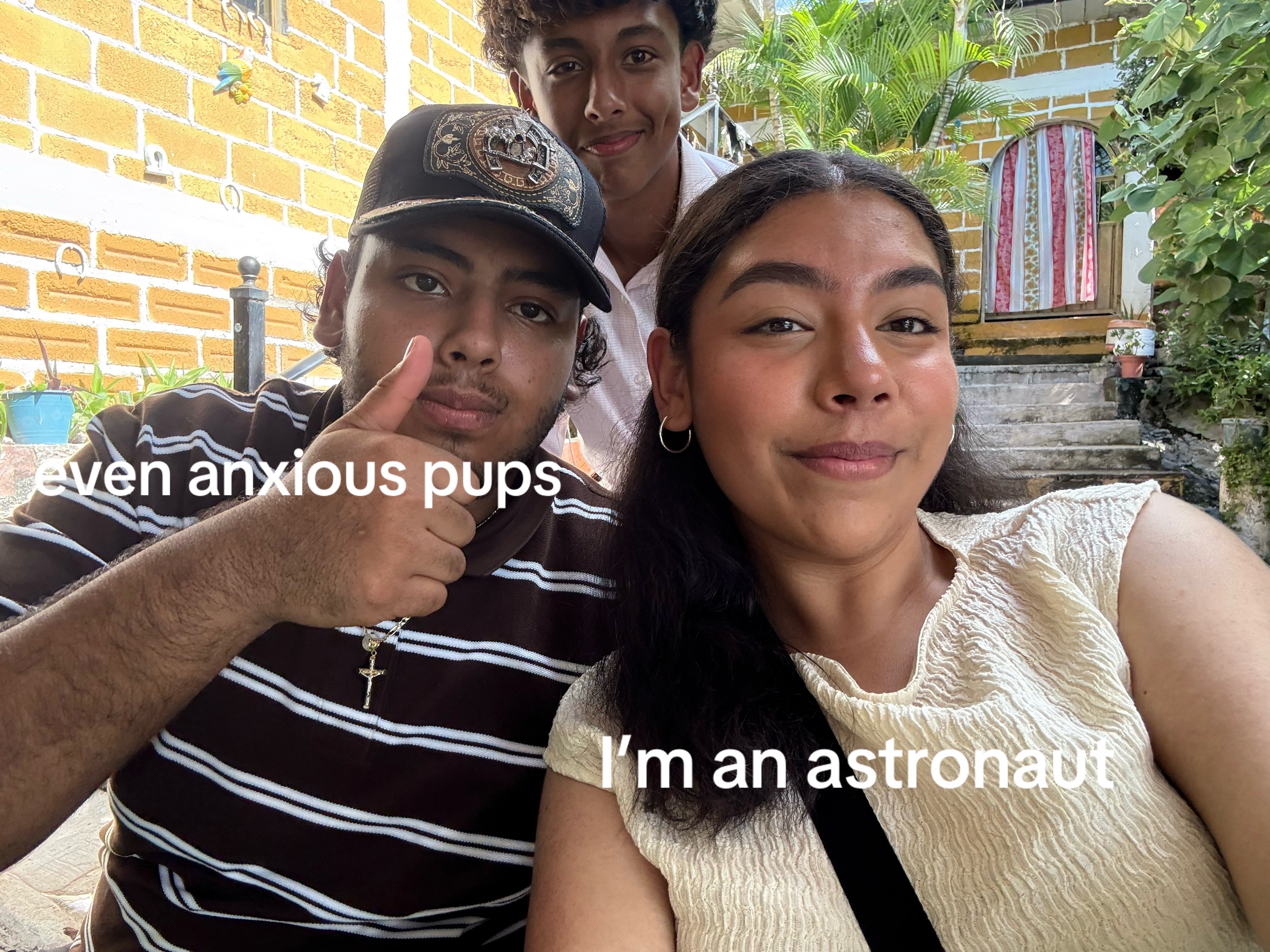 @Anahi