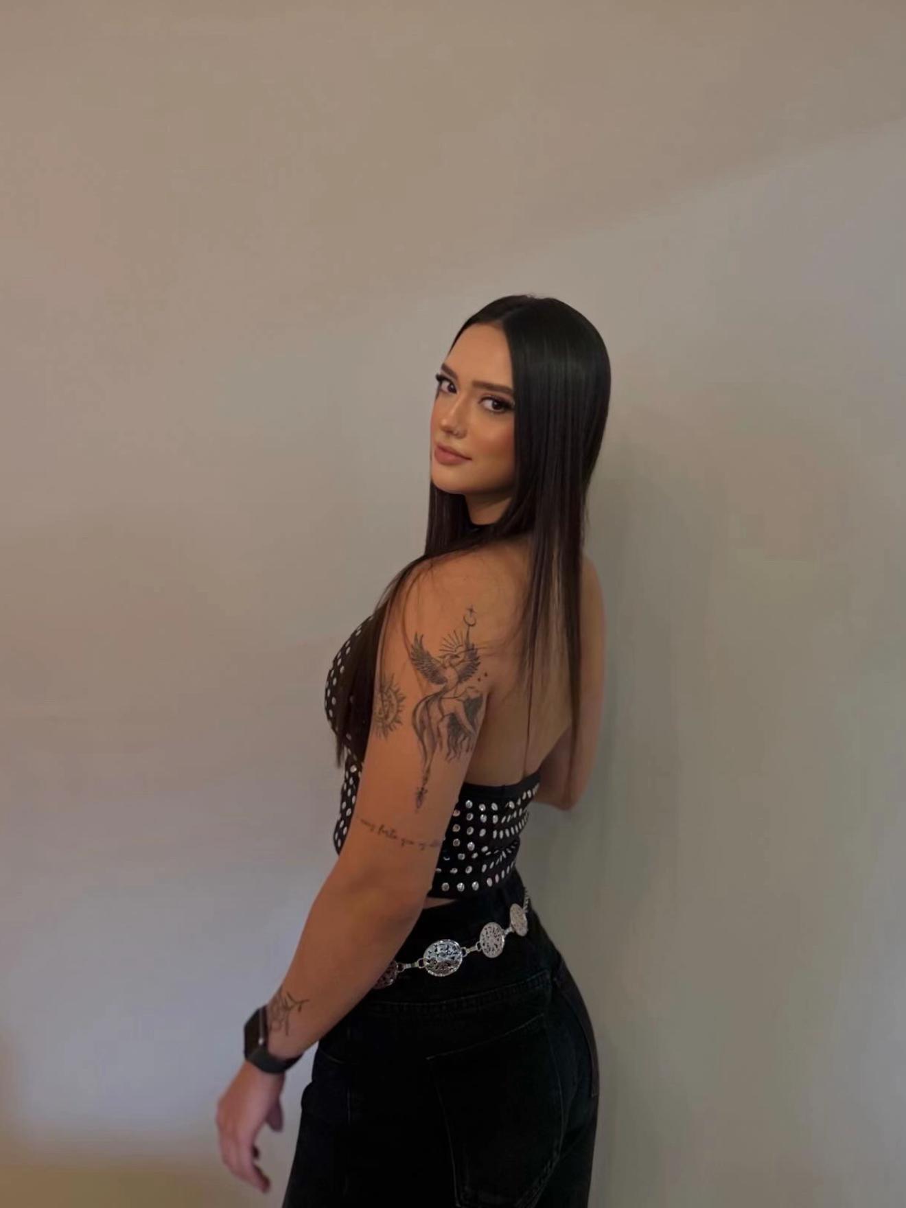 @Lara