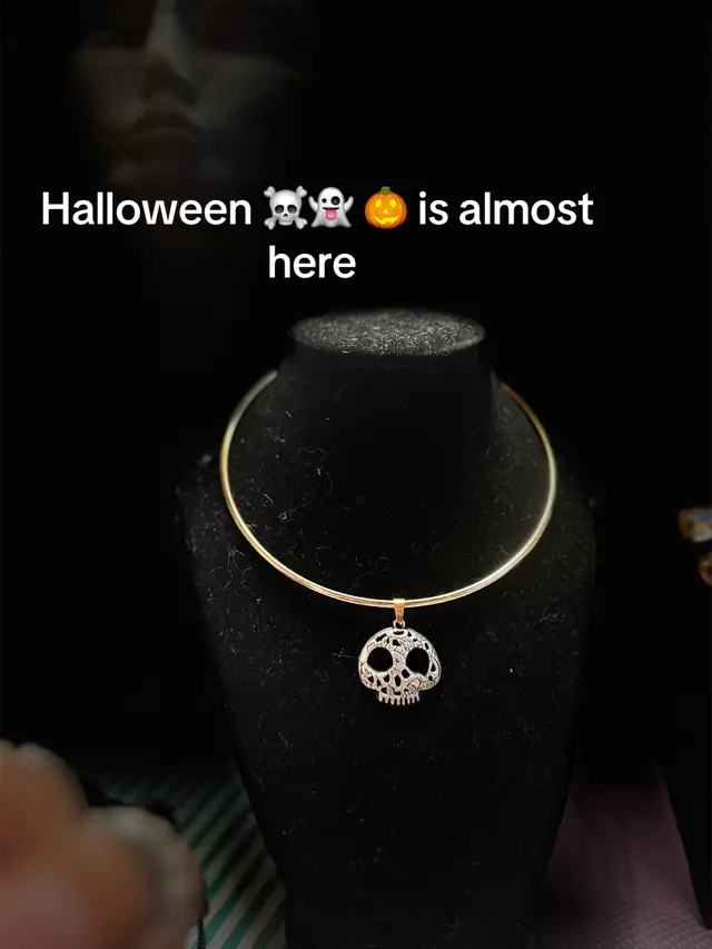 @Evelyn's Collections