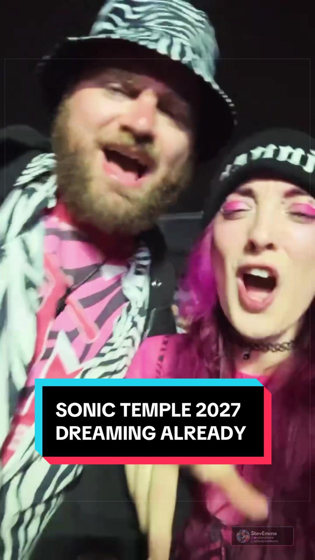 @StevEmme | Concert Couple