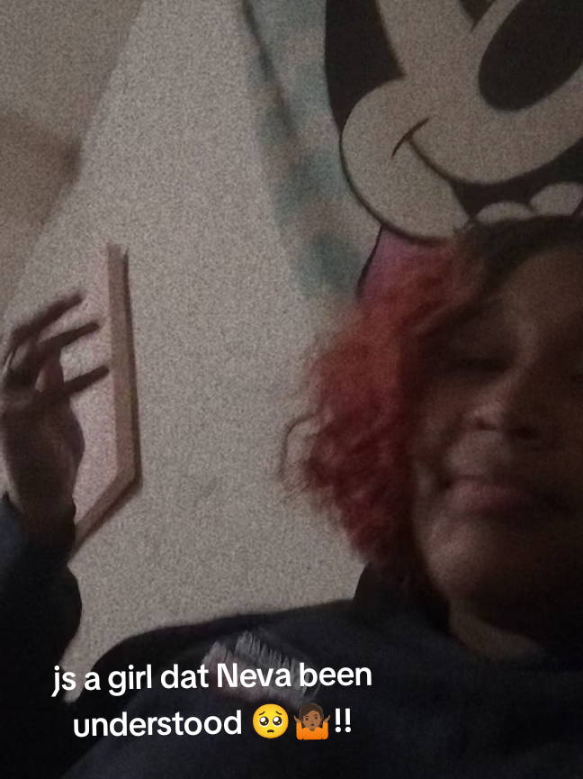 @prettylittleredthang_