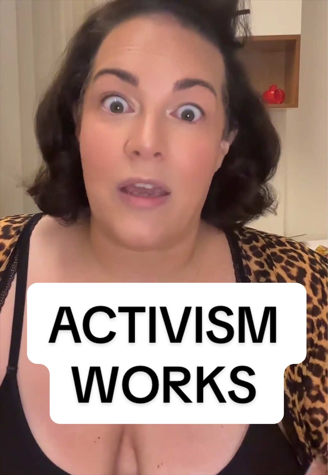 @TheWorldlyWoman