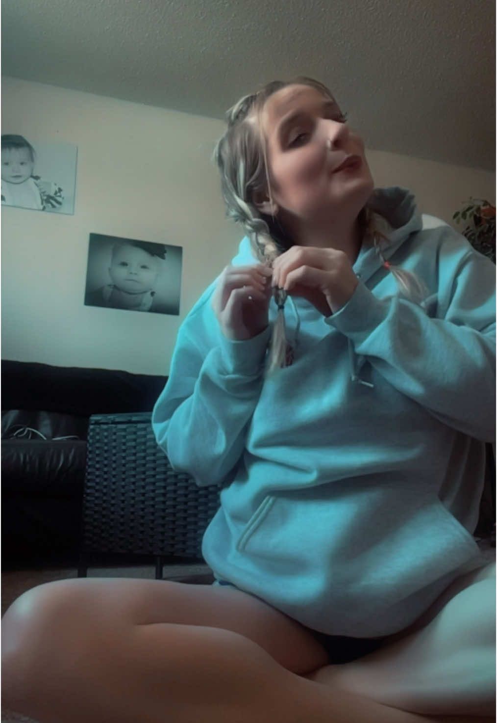 @_kabraaa