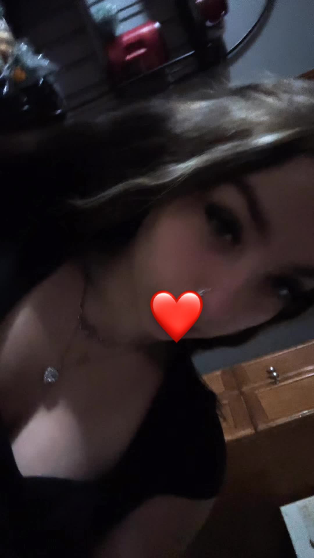 @Layy🤍.