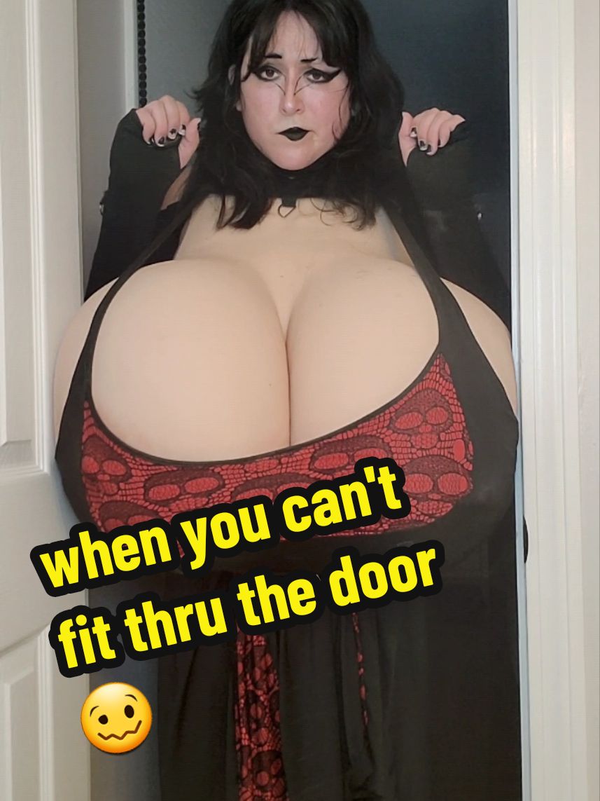 @Goth Mommy 🖤