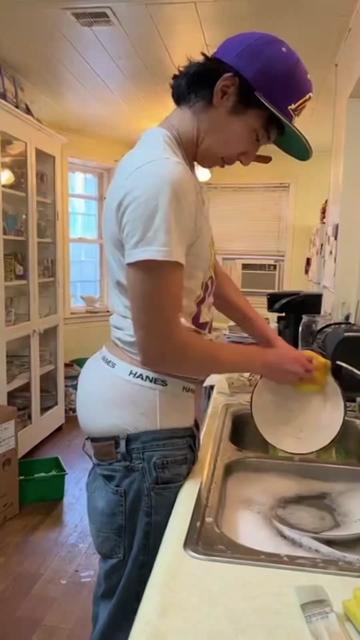 @Sagging Pants MEDIA