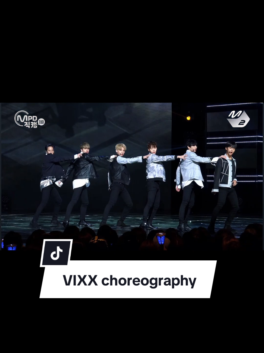 @CaroVIXX | a fan account