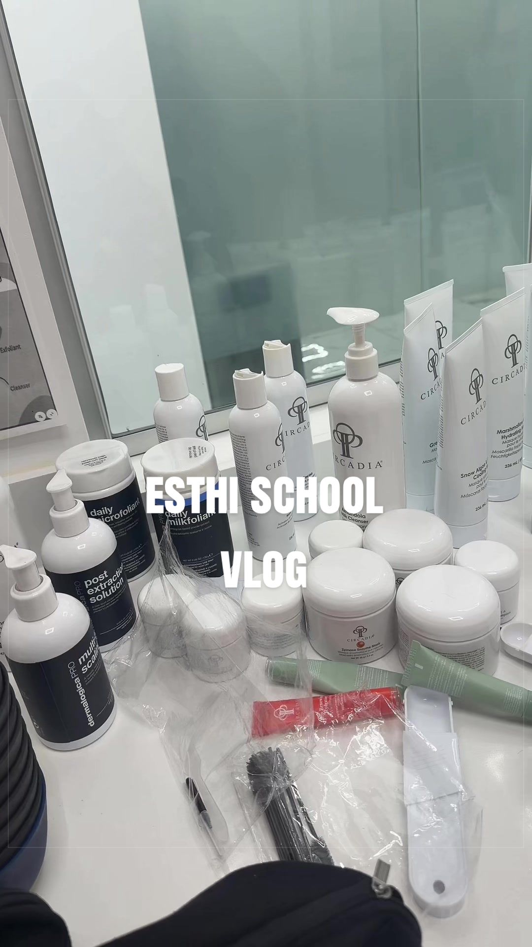 @yani ᥫ᭡