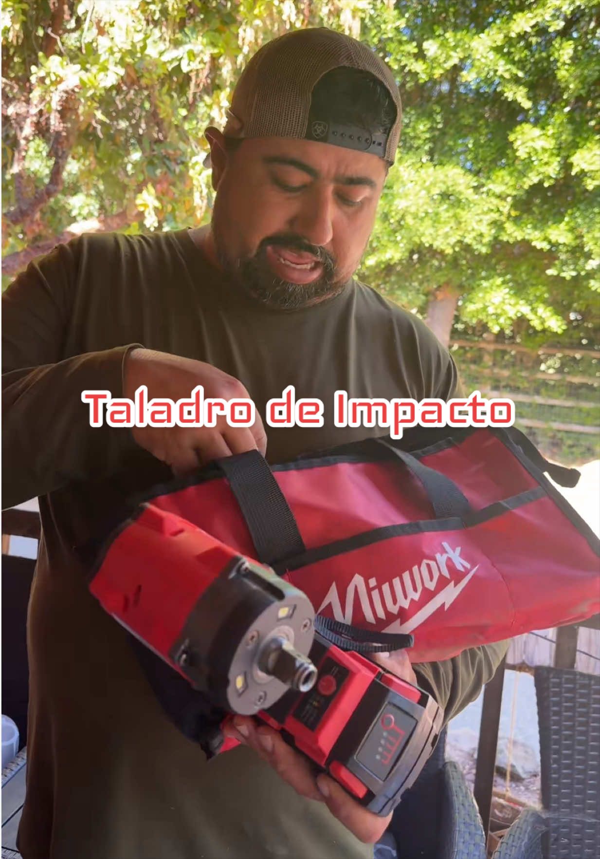 @lupithazzepeda