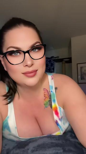 @CurvyCutie2018