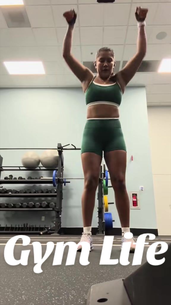@Iambeegee