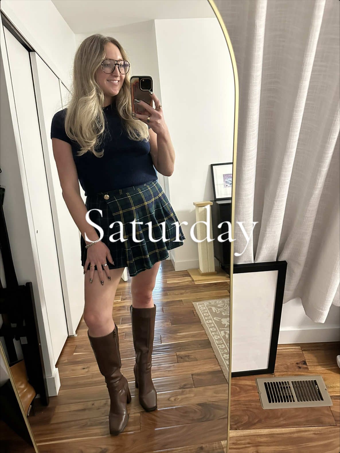 @mommy_looong_legs